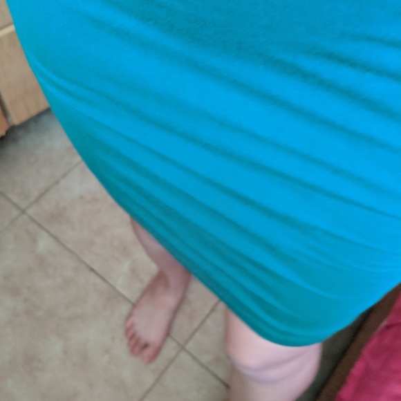 Green dress - Picture 2 of 3